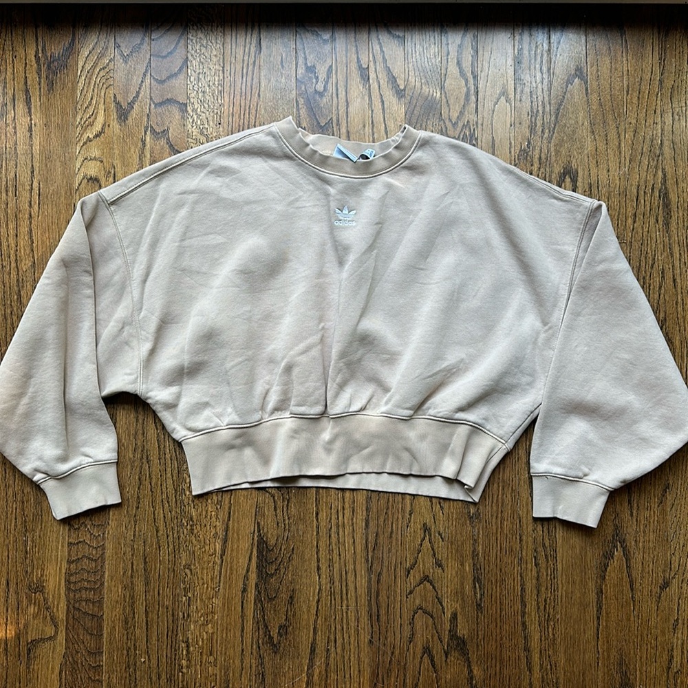 ADICOLOR ESSENTIALS CREW SWEATSHIRT size XS Tan color